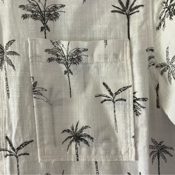 NWT Men’s 100% Cotton Palm Tree Print Short Sleeve Collared Button Shirt (Small) - Picture 3 of 8